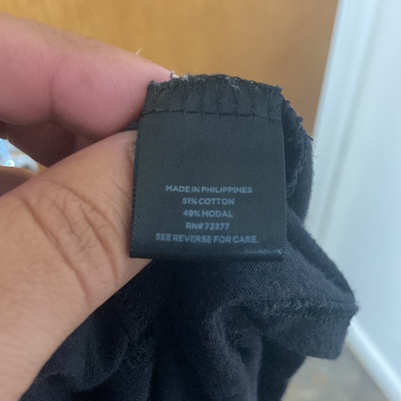 Simply Vera Black Top XL with Tie at the Bottom - Picture 5 of 5